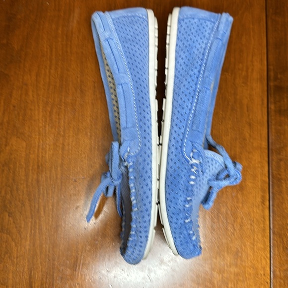 MINNETONKA Lisa Perfed moccasin loafer - Picture 6 of 8